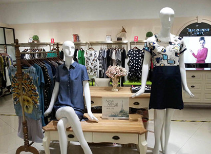 石庫(kù)門(mén)風(fēng)情與現(xiàn)代時(shí)尚的完美融合——上海安米服飾品牌解析