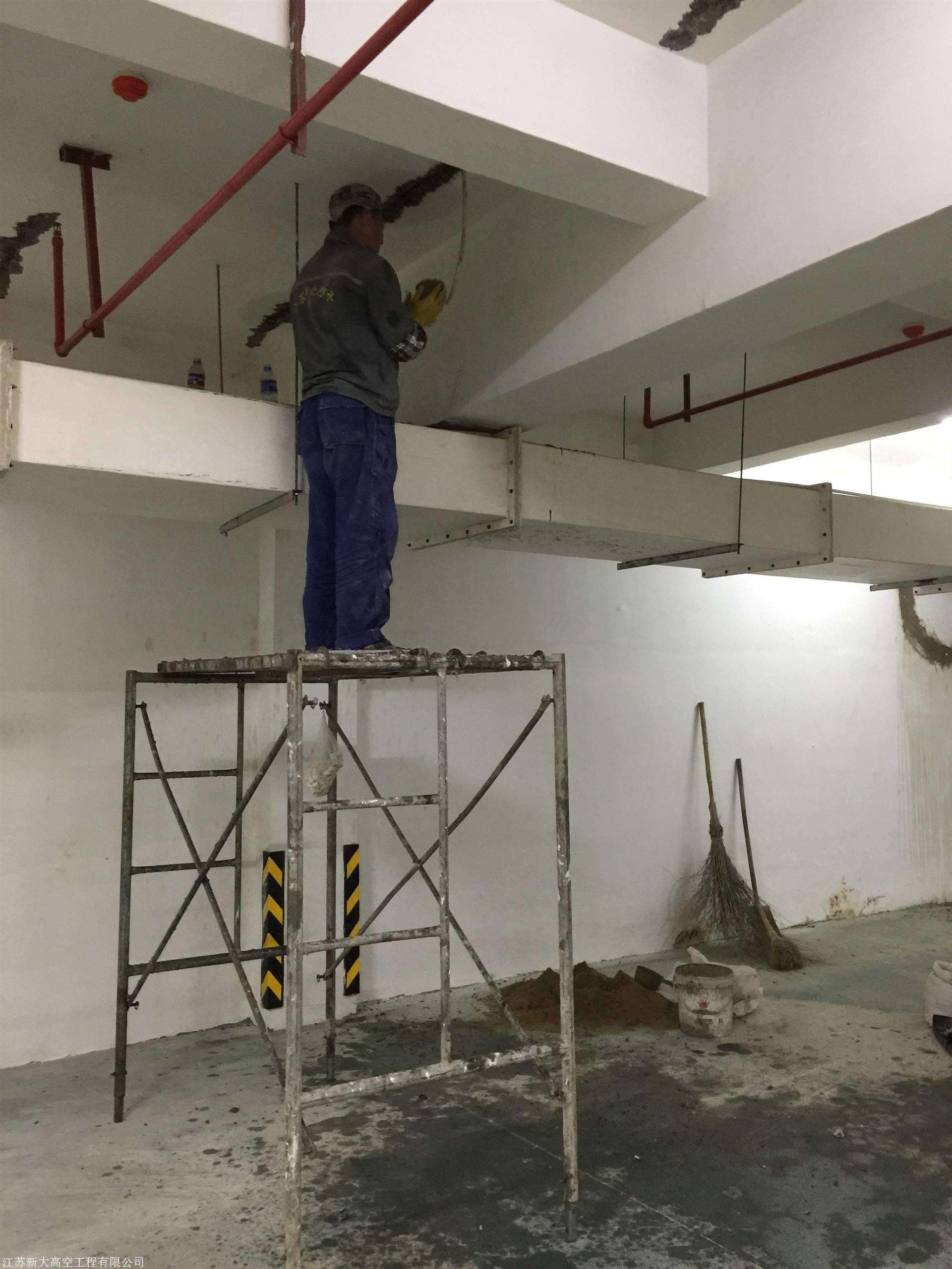 蘇州地下室頂板裂縫補(bǔ)漏與專業(yè)堵漏單位選擇